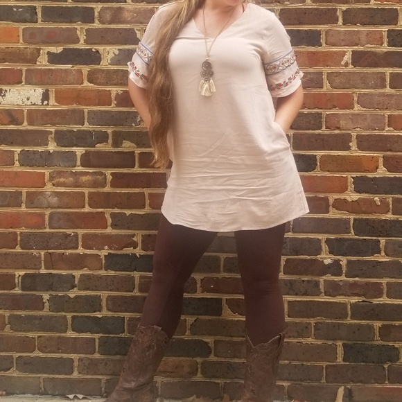 RELISTED Loveriche embroidered tunic dress - Picture 4 of 4